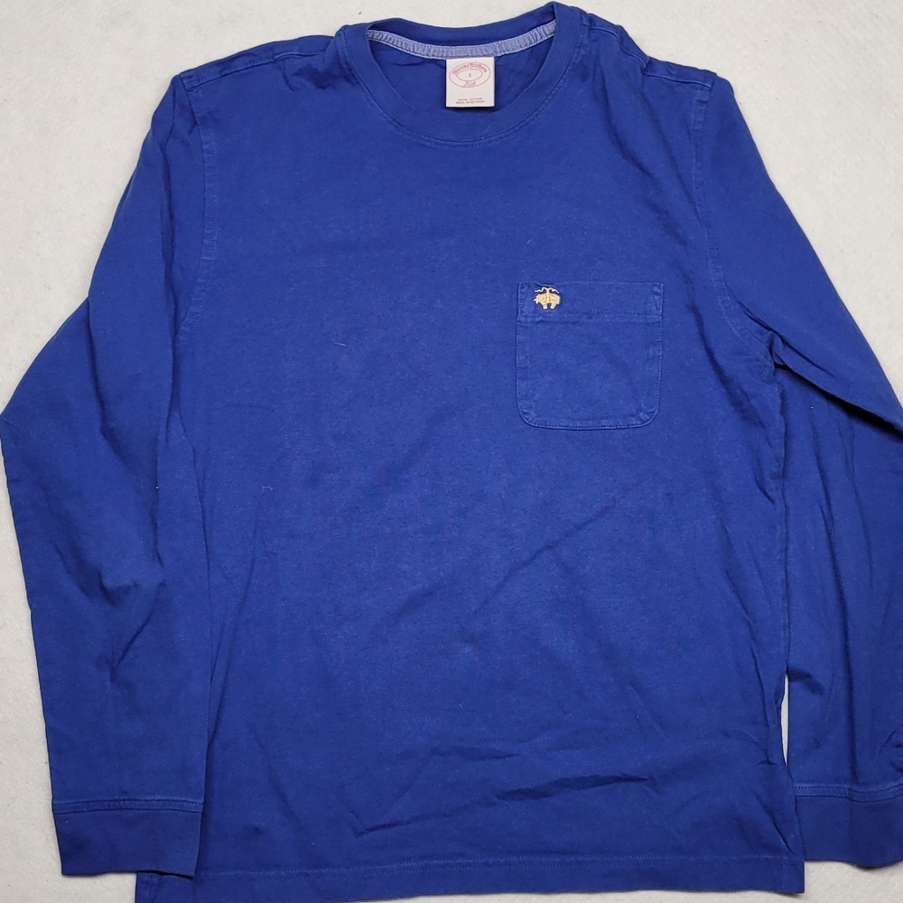 Brooks Brothers long sleeve men's  Is T-shirt size small